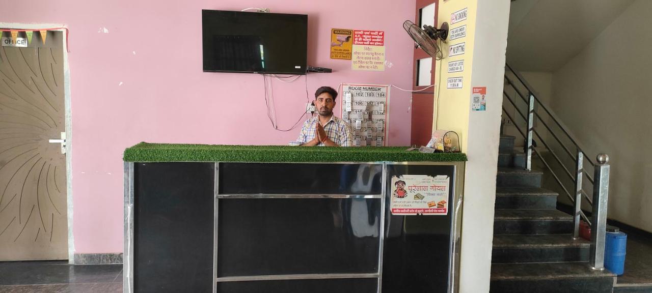 Hotel Yoran Inn & Restaurant By Wb Inn Sadabad Luaran gambar